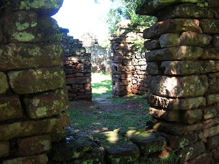 Ruinas misión de San Ignacio, Argentina, vuelta al mundo, round the world, La vuelta al mundo de Asun y Ricardo