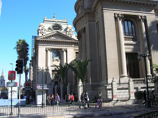 Biblioteca Nacional Santiago, Santiago de Chile, Chile, vuelta al mundo, round the world, La vuelta al mundo de Asun y Ricardo